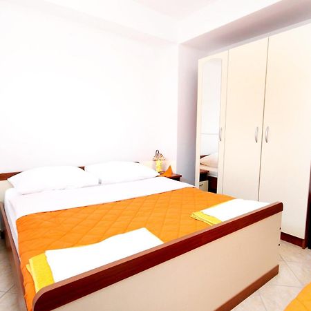 Apartments With A Parking Space Seline, Paklenica - 6603 Starigrad Paklenica Phòng bức ảnh