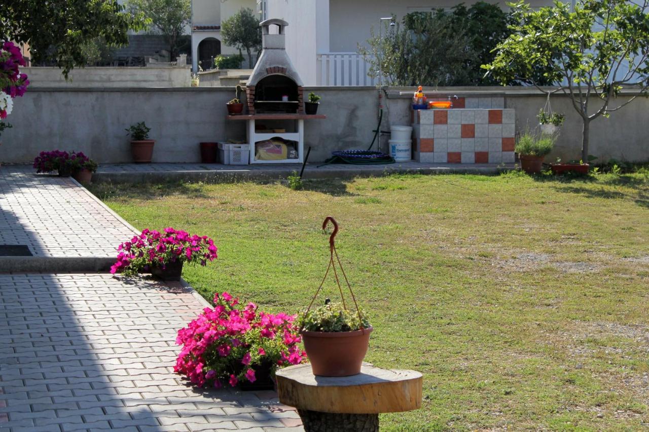 Apartments With A Parking Space Seline, Paklenica - 6603 Starigrad Paklenica Ngoại thất bức ảnh