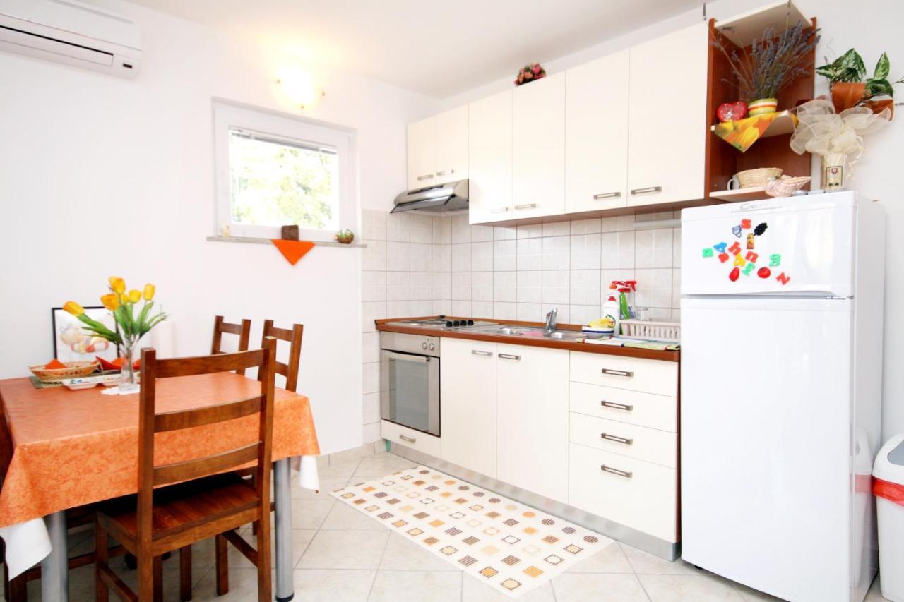 Apartments With A Parking Space Seline, Paklenica - 6603 Starigrad Paklenica Ngoại thất bức ảnh