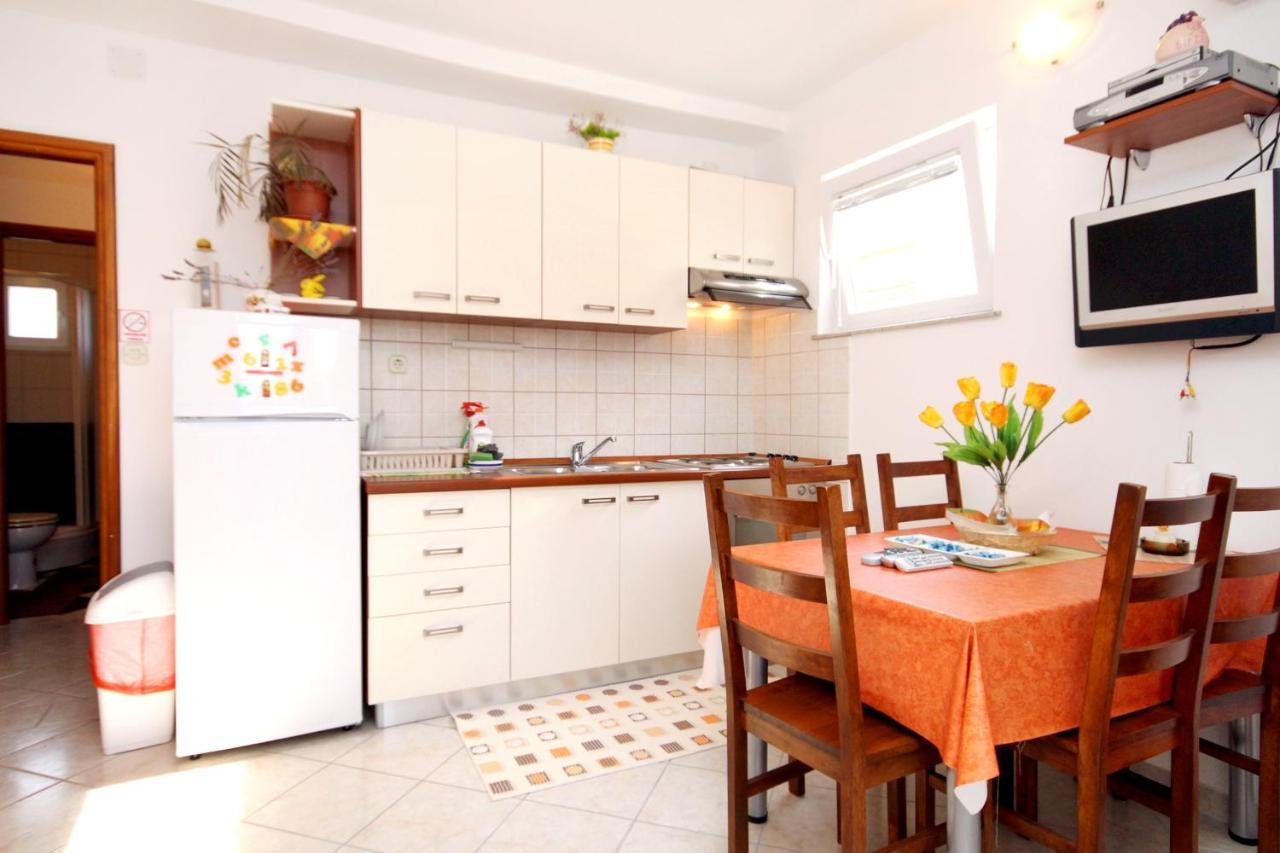 Apartments With A Parking Space Seline, Paklenica - 6603 Starigrad Paklenica Ngoại thất bức ảnh