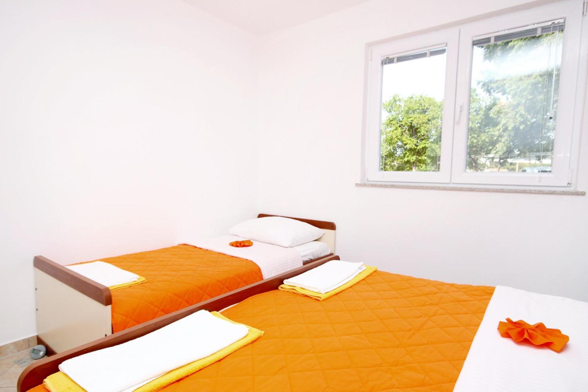 Apartments With A Parking Space Seline, Paklenica - 6603 Starigrad Paklenica Phòng bức ảnh